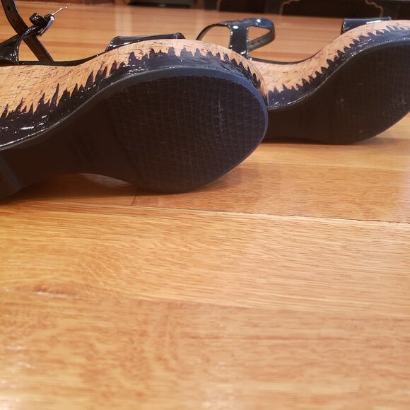 UNIQUE Stuart Weitzman platform patent leather sandals - Picture 5 of 5